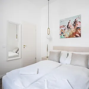 https://e13-boutique-apartments-best-location-by-bqa.inbudapesthotels.com